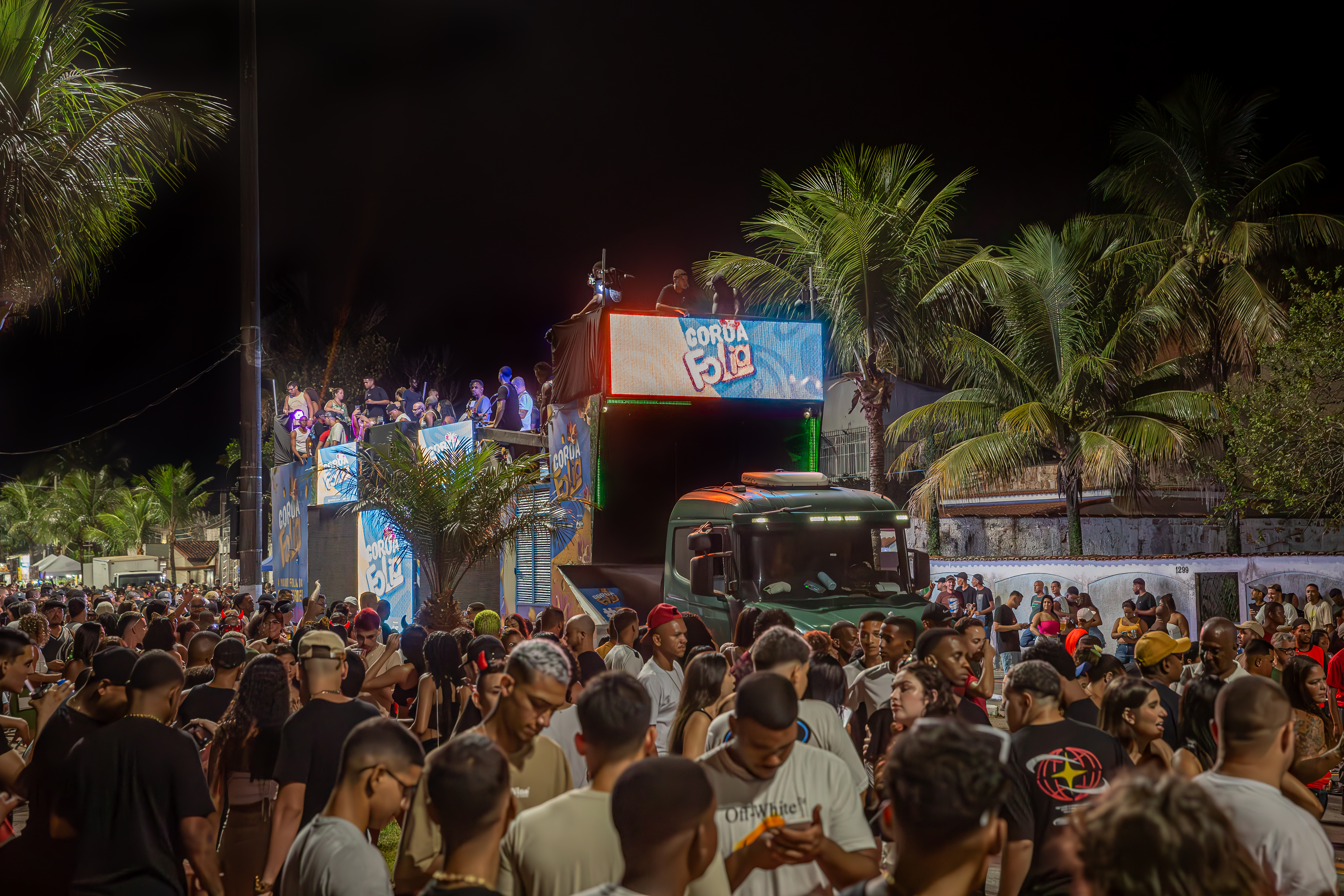 Centenas de foliões acompanharam as atrações do primeiro dia do Coroa Folia 2025; próximo sábado, dia 15 de fevereiro, promete mais diversão, música e alegria (Foto: Italo Dornelles/Comunicação PMI)