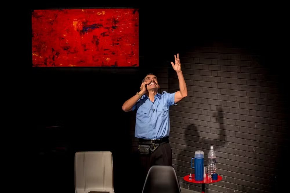 A peça "O Porteiro – A Comédia" tem apresentação gratuita em Itaguaí