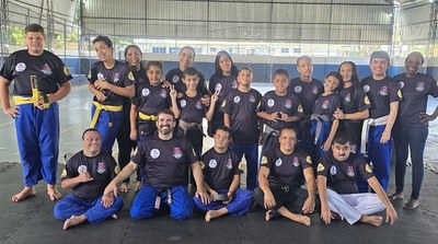 Com novo uniforme, jiu-jitsu inclusivo de Itaguaí retoma aulas e planeja primeira competição do ano