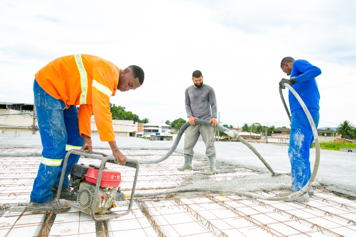 Nova maternidade avança com primeira concretagem do Centro de Parto Normal