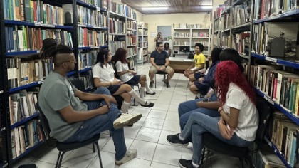 Oficina ocorre em 10 encontros com 2 horas de duração cada para produzir conhecimento coletivo a respeito de questões de combate ao racismo