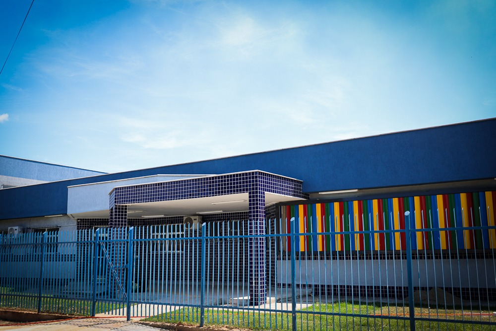 Fachada da nova creche no Piranema, equipada com o que há de melhor em educação infantil